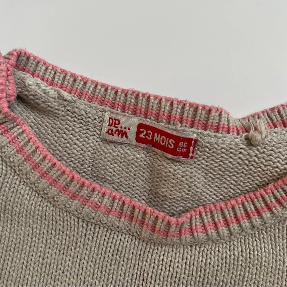 DPam sweater